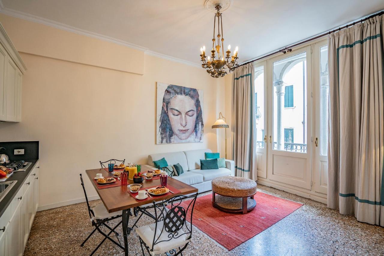 Ca' Grassi 2 Charming Balcony Apartment เวนิส ภายนอก รูปภาพ